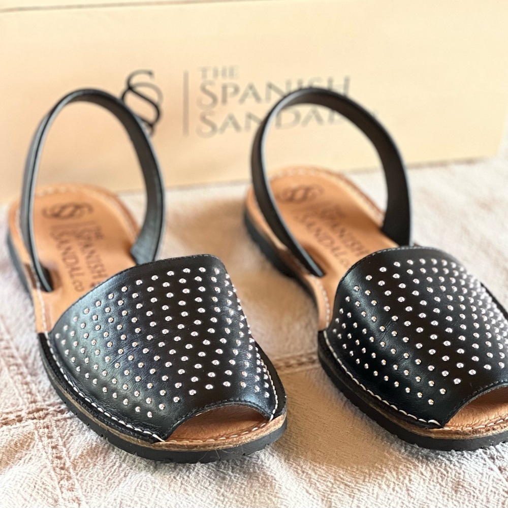 Spanish sandal size 10, black